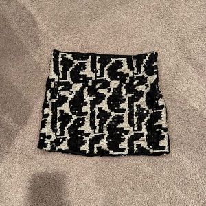 Sequin Skirt! 🖤💛